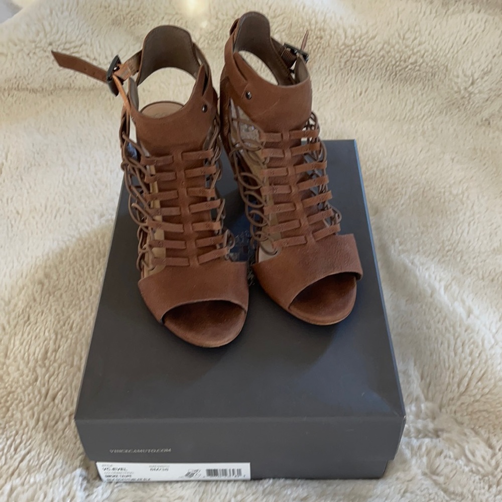 Vince Camuto- EVEL  smoke taupe size 8 sandal